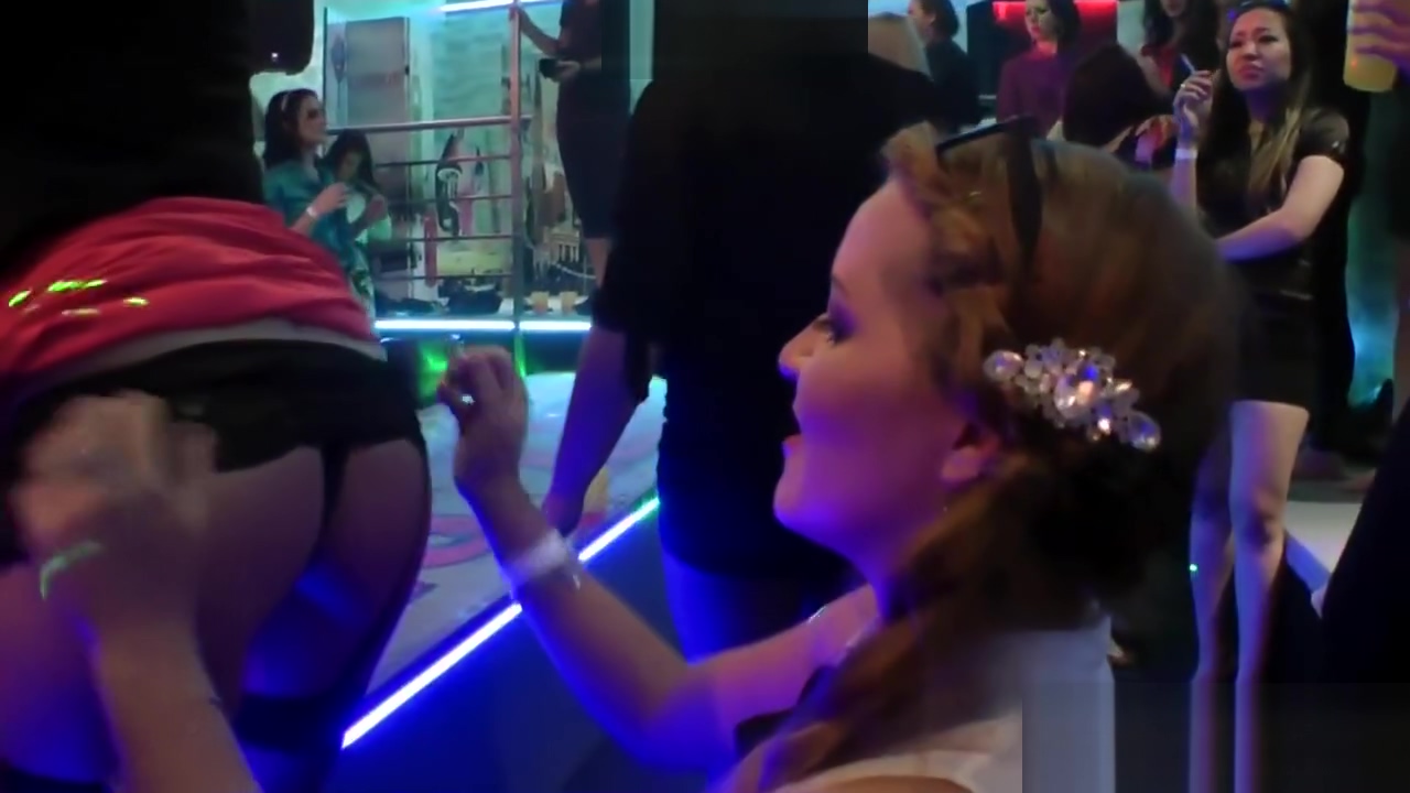 Real cfnm teen 18+ gets wam