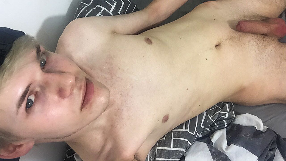 Squirting Cum On Cam With Twink Sky - Sky Heet