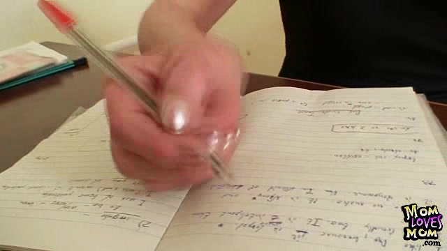 Old amateur Step mom toying herself on a school desk
