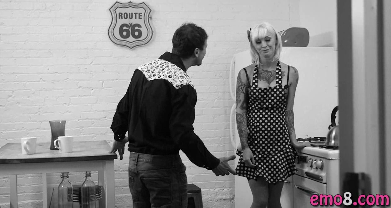 Emo blonde with tattoos Kleio Valentine sex in the kitchen